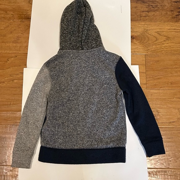 GAP Boys zip up sweater/jacket. - Picture 10 of 13